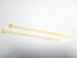 Vezica sa metalnim jezikom 223x7mm crna